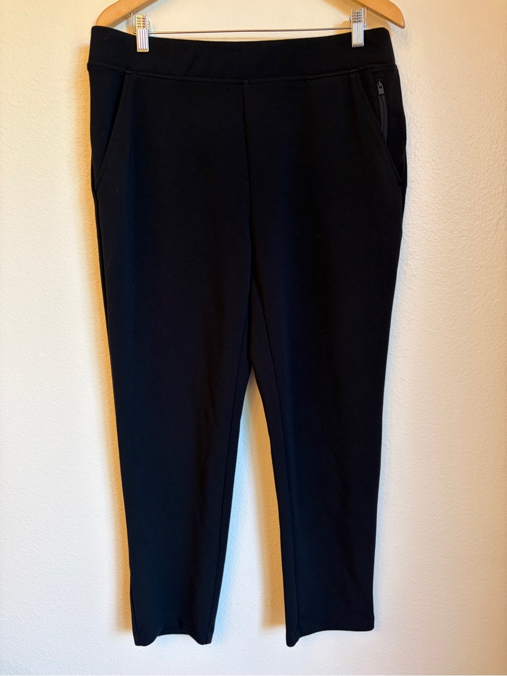 Chico’s Black Stretch Knit Zip Pocket Ankle Pants Size 2 Regular US 12